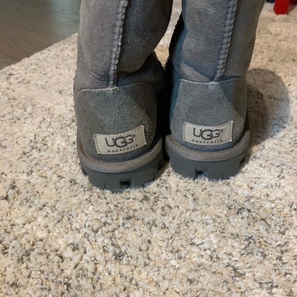 Gray Uggs Size US 5 - Picture 5 of 7